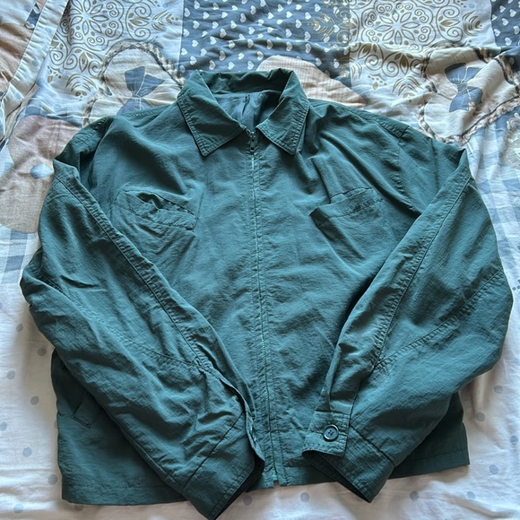 green windbreaker - Picture 1 of 5